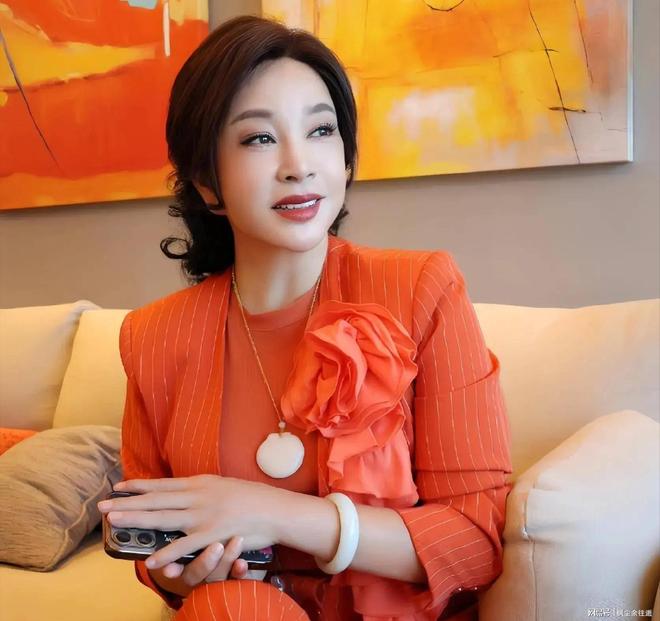 4岁无子女无老公生活依旧滋润pg电子首页刘晓庆坦言:7(图4) 4岁无子女无老公生活依旧滋润pg电子首页刘晓庆坦言:7(图4)